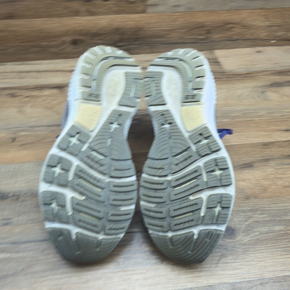 Brooks Adrenaline GTS 22 women size 7.5B Supportive Running sneaker - Picture 4 of 9